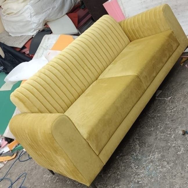 A timeless elegant piece - 3 seater